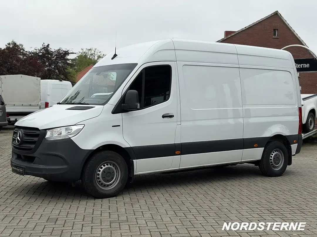 Mercedes-Benz Sprinter - Thumbnail 2