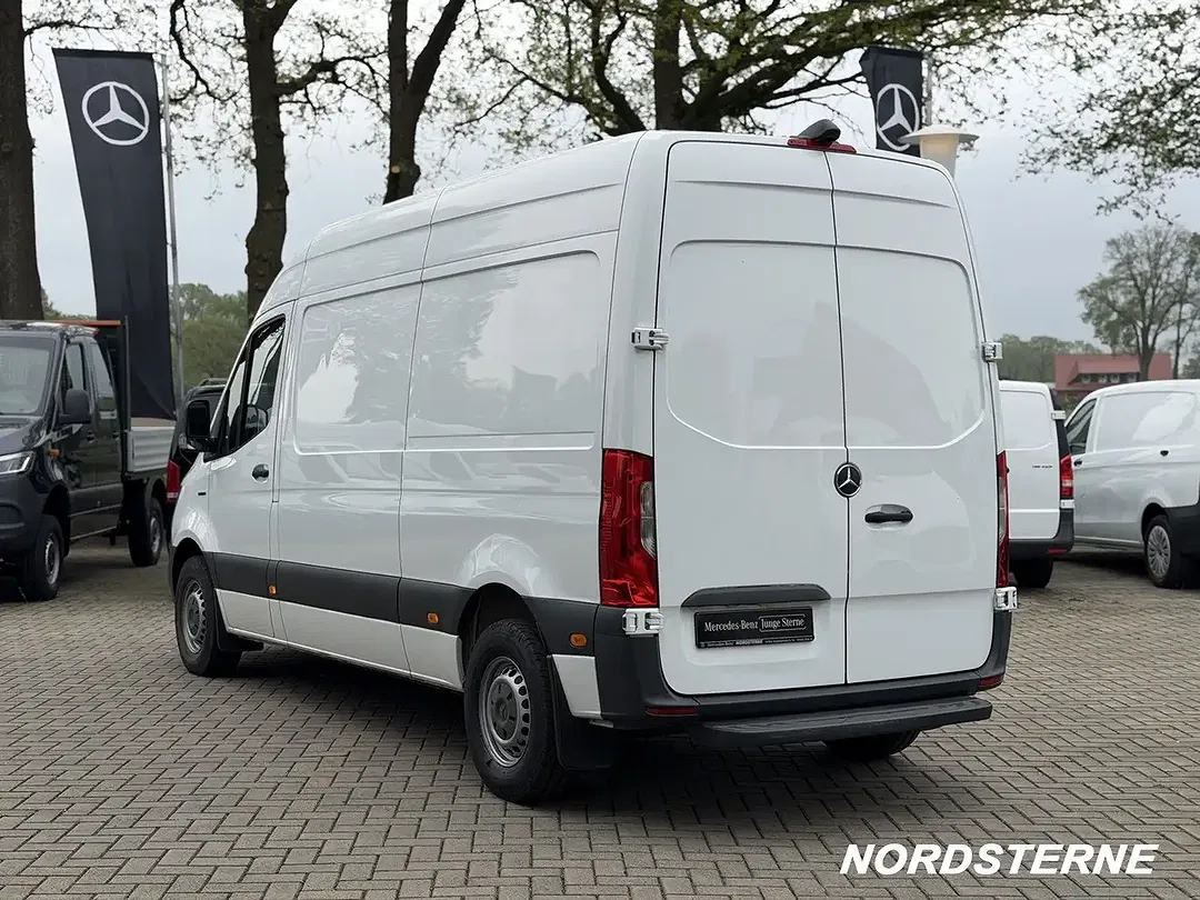 Mercedes-Benz Sprinter - Thumbnail 4