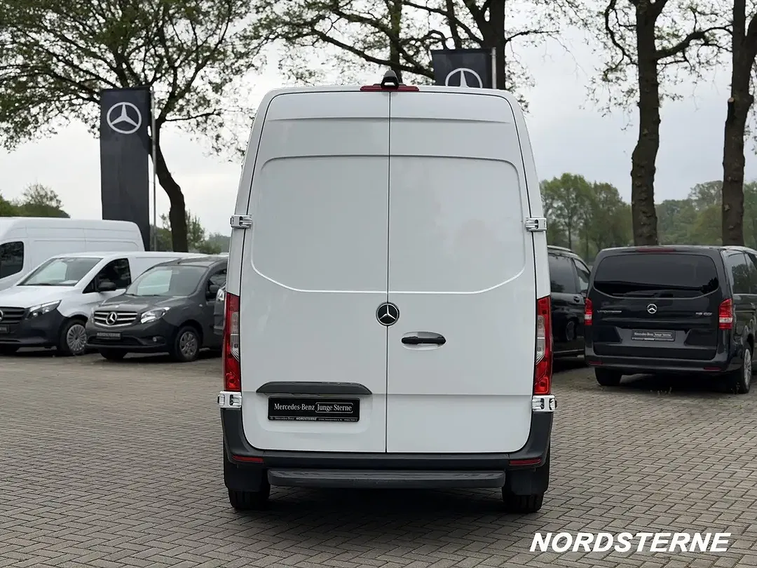 Mercedes-Benz Sprinter - Thumbnail 5