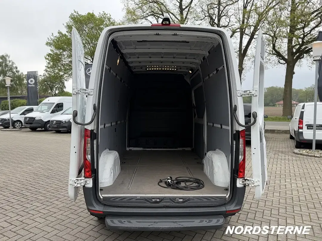 Mercedes-Benz Sprinter - Thumbnail 6