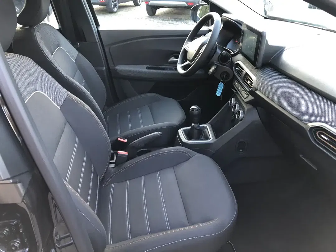 Dacia Sandero - Thumbnail 2