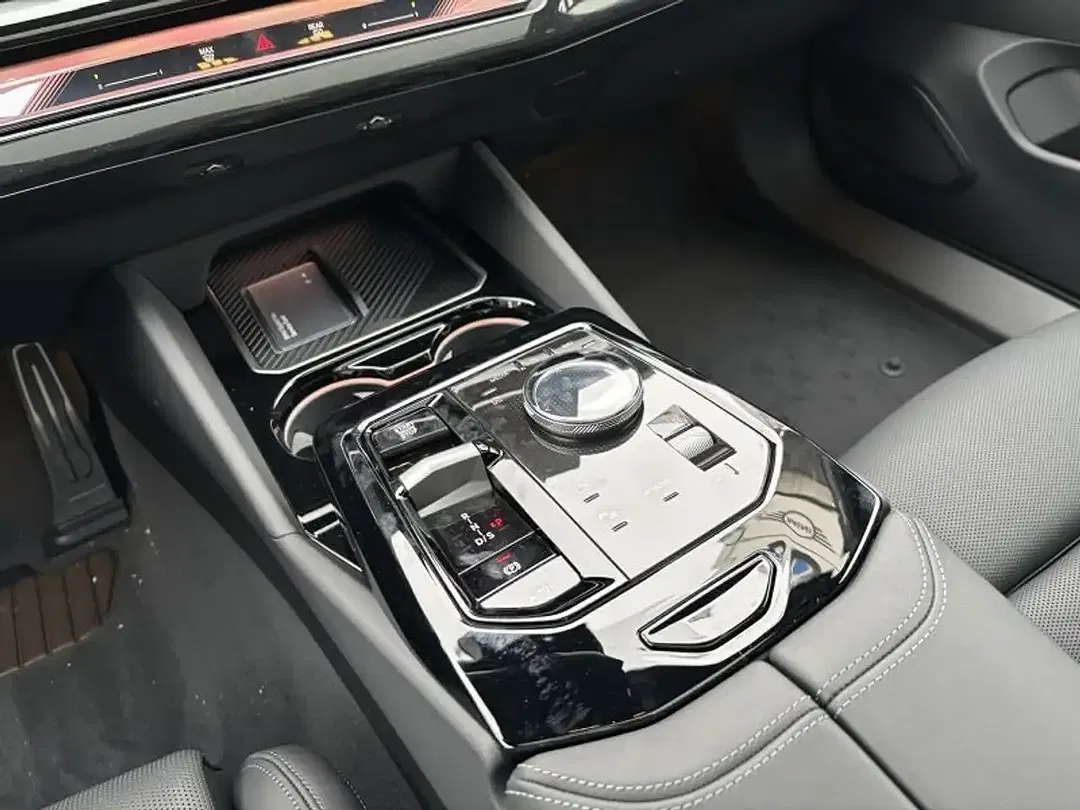 BMW 520 - Thumbnail 10