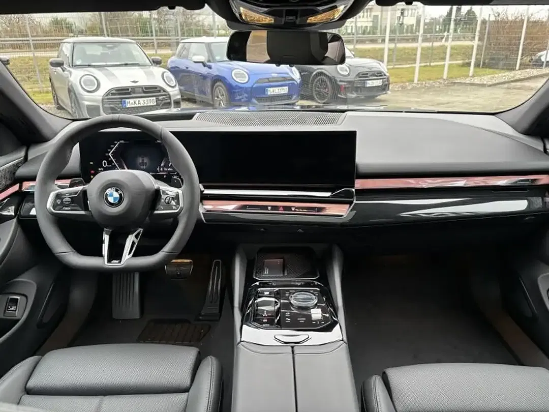 BMW 520 - Thumbnail 8