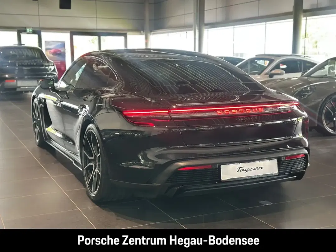Porsche Taycan - Thumbnail 10