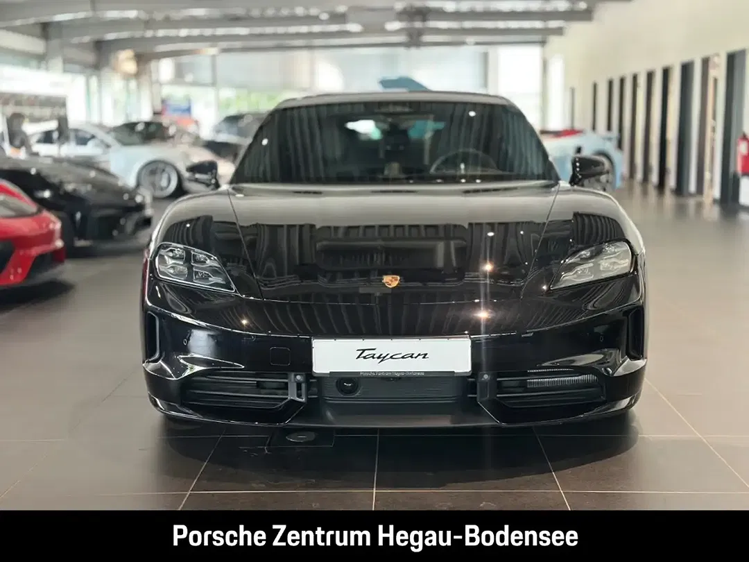 Porsche Taycan - Thumbnail 4