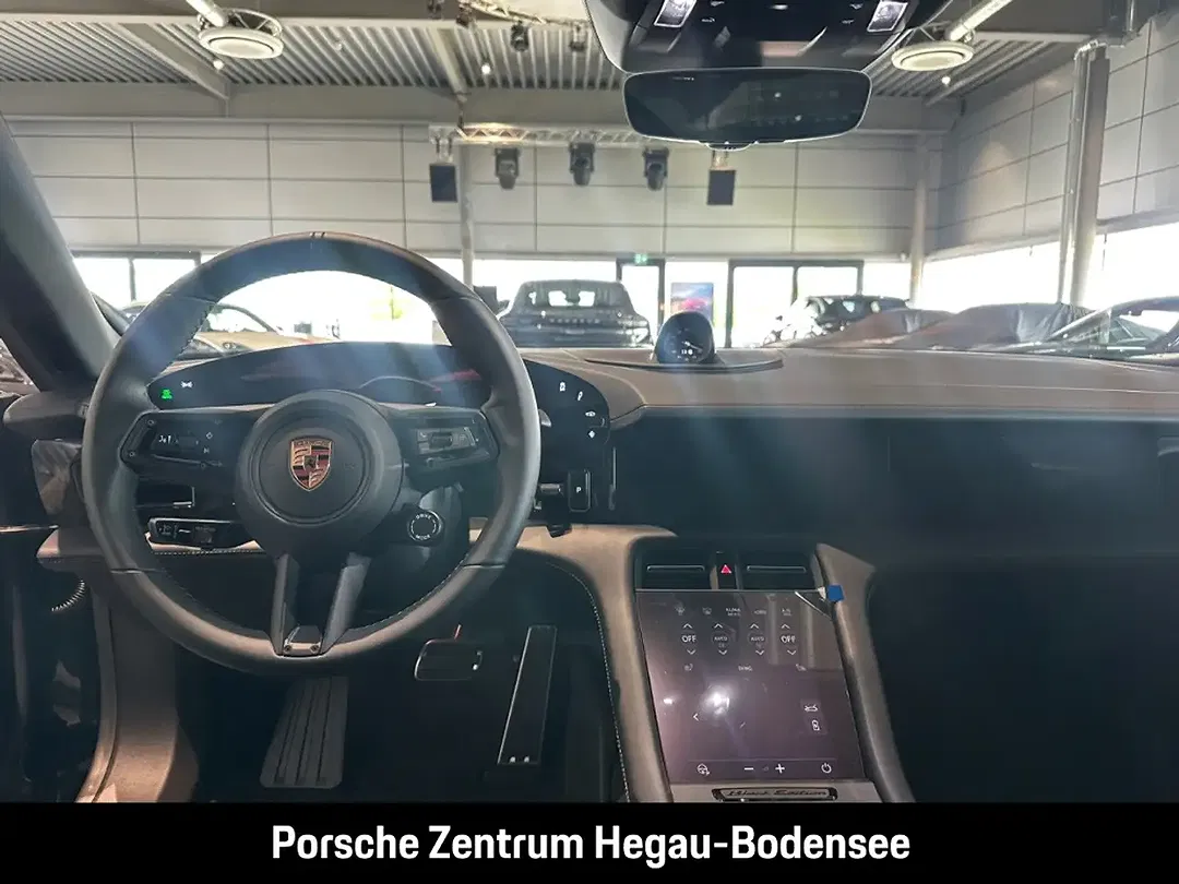 Porsche Taycan - Thumbnail 9