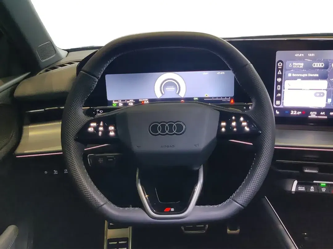 Audi Q3 - Thumbnail 11