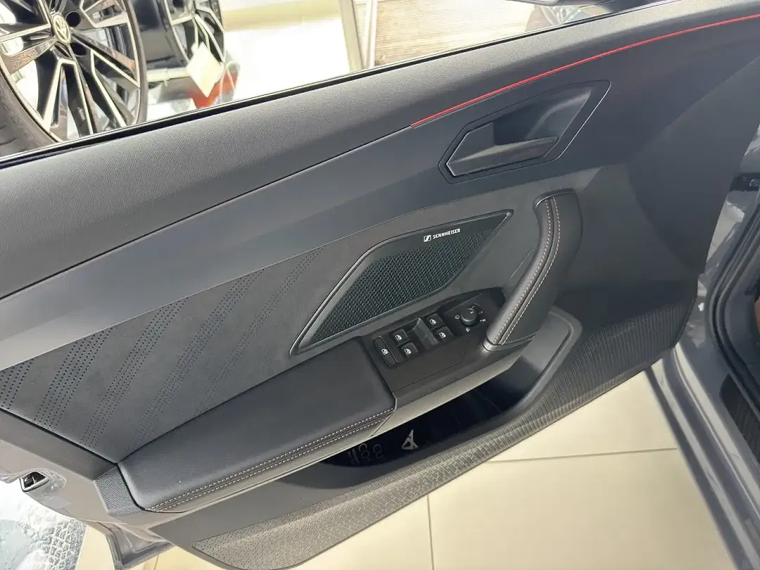 CUPRA Leon - Thumbnail 10
