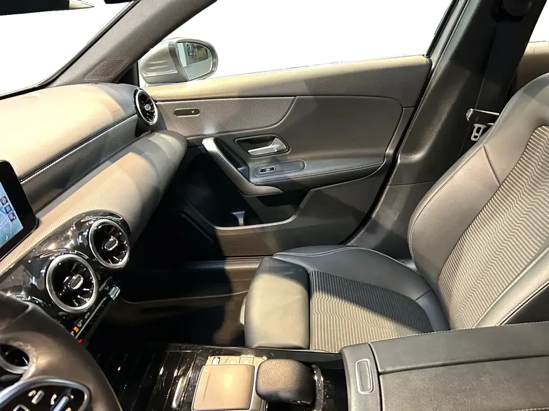 Mercedes-Benz A 180 - Thumbnail 4