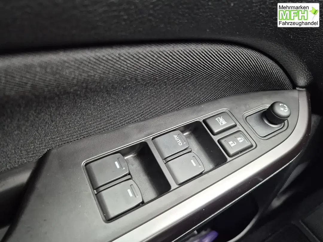 Suzuki Vitara - Thumbnail 13