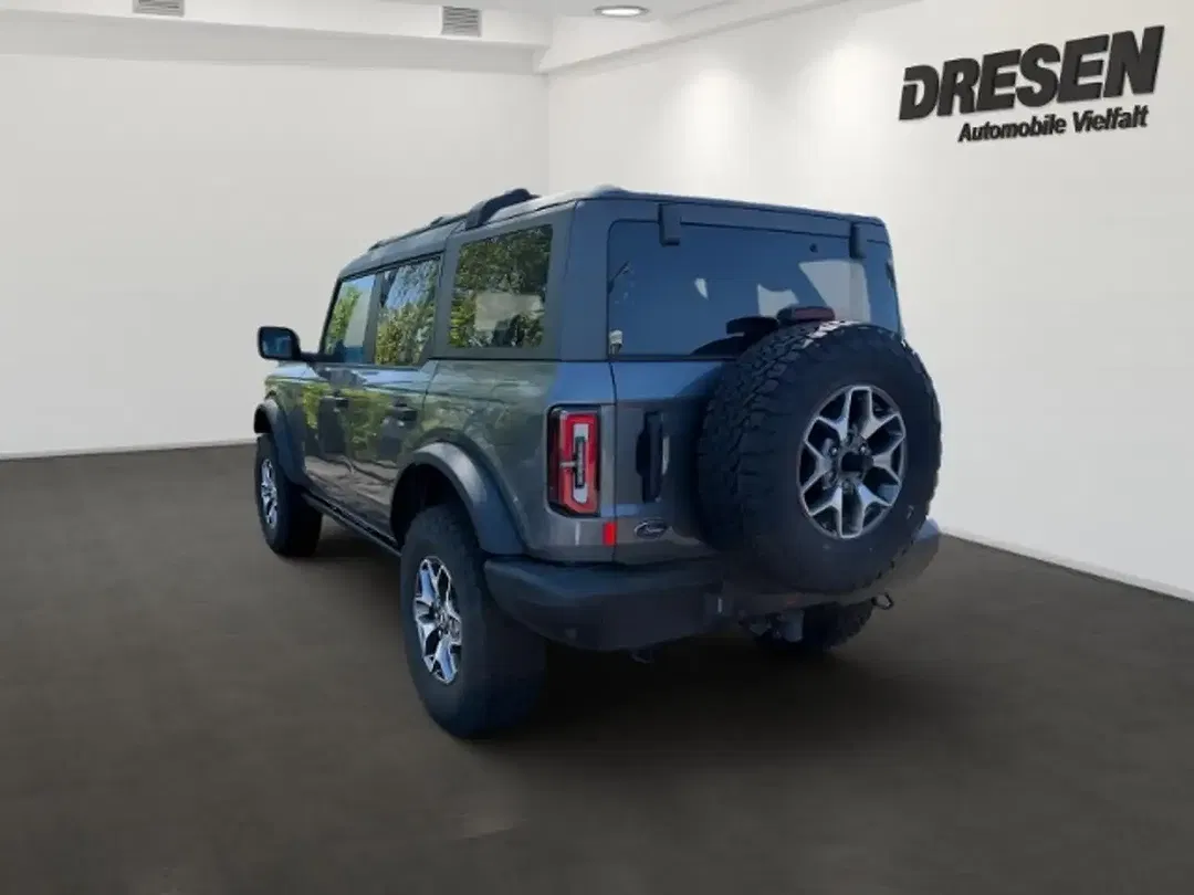 Ford Bronco - Thumbnail 3