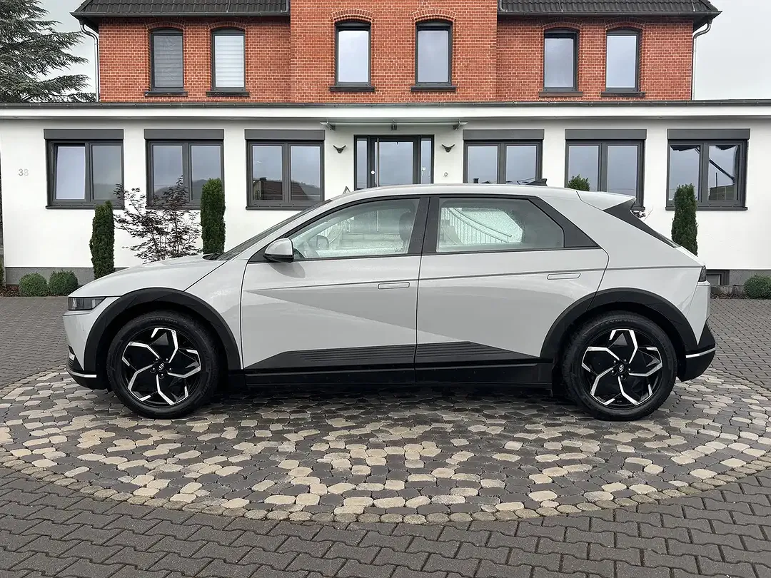 Hyundai IONIQ 5 - Thumbnail 5