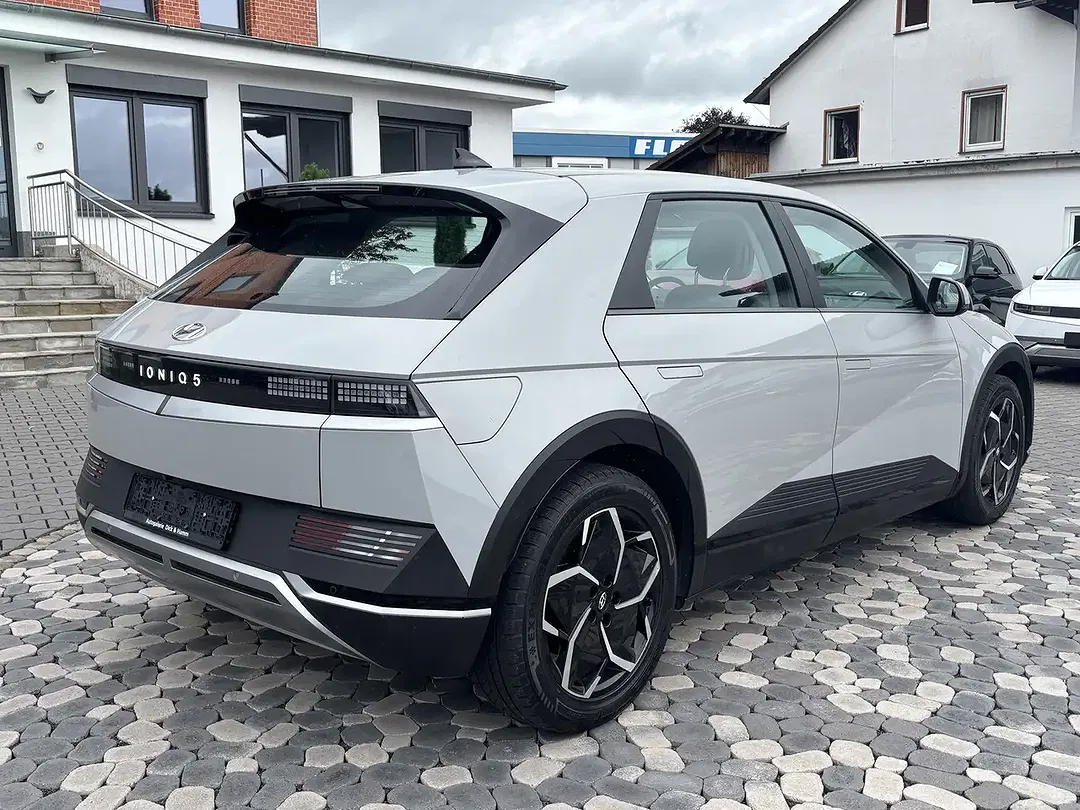 Hyundai IONIQ 5 - Thumbnail 8