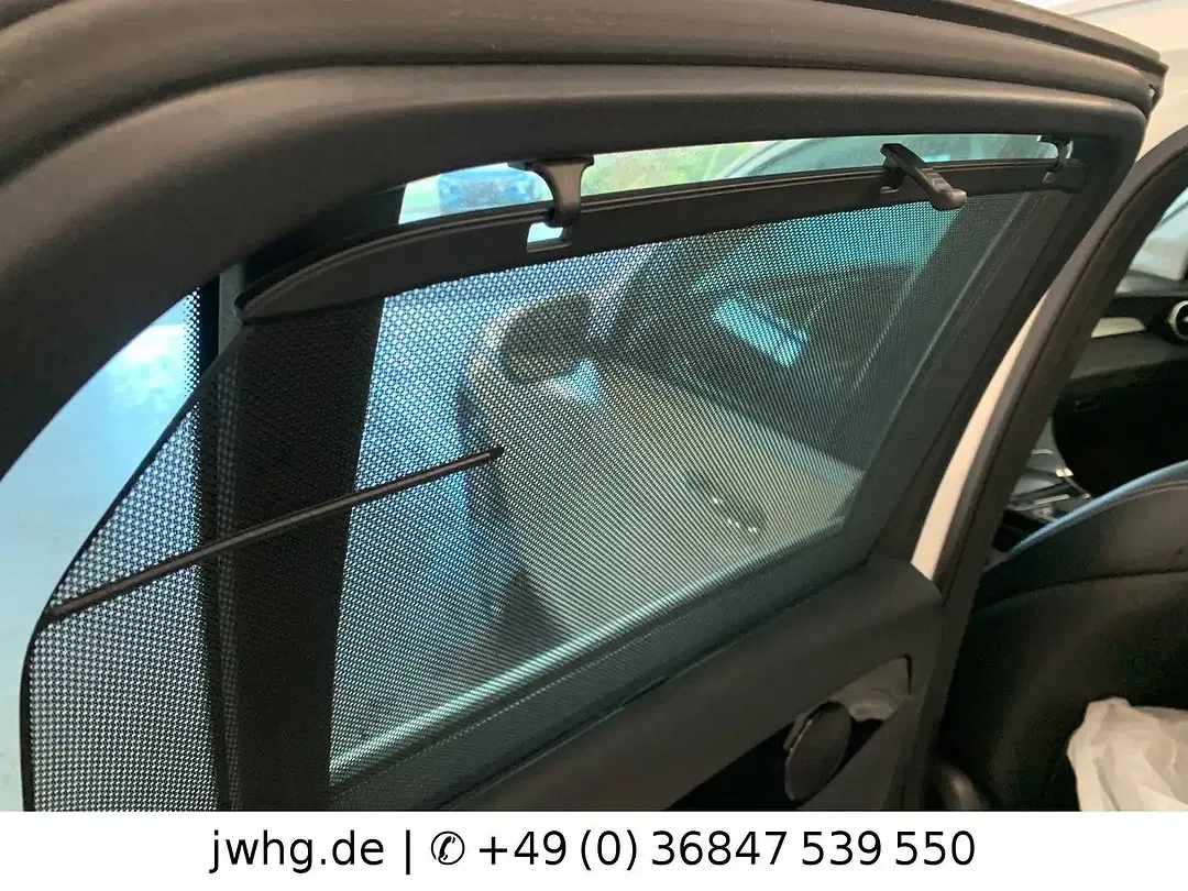 Mercedes-Benz GLC 300 - Thumbnail 11
