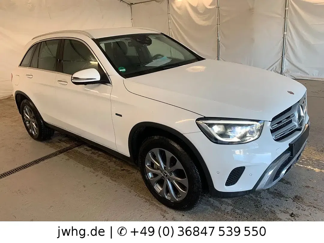 Mercedes-Benz GLC 300 - Thumbnail 2