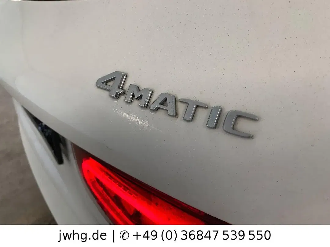 Mercedes-Benz GLC 300 - Thumbnail 6