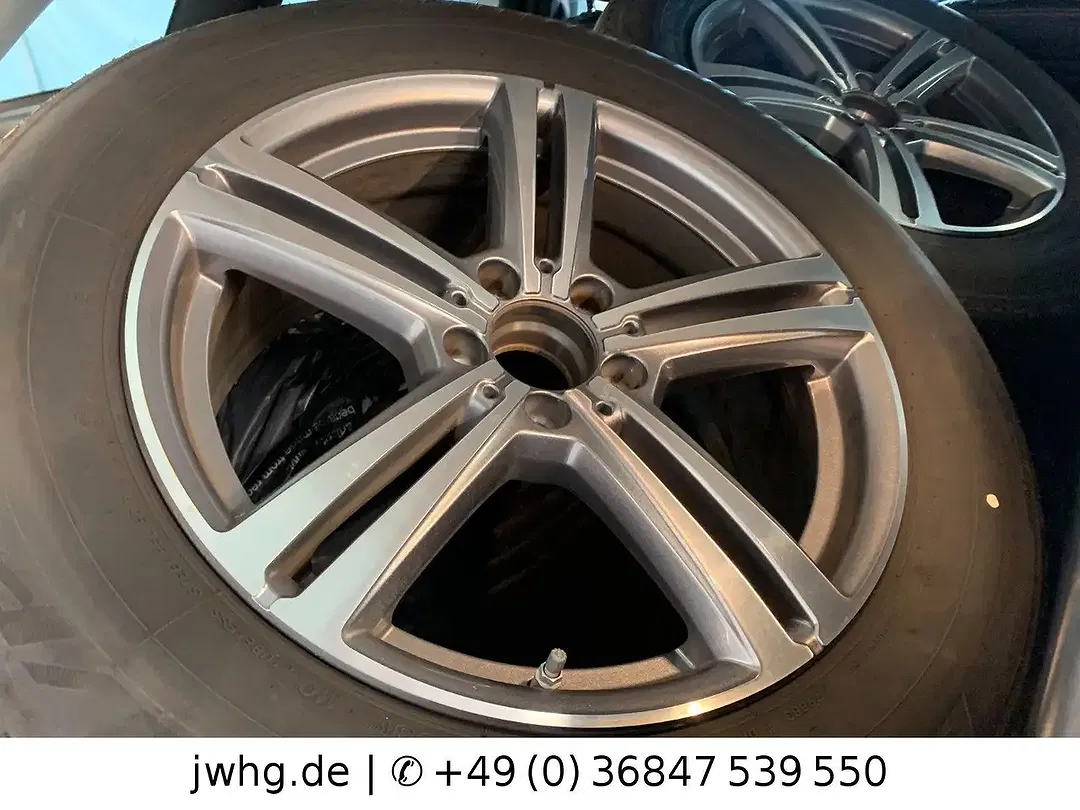 Mercedes-Benz GLC 300 - Thumbnail 7