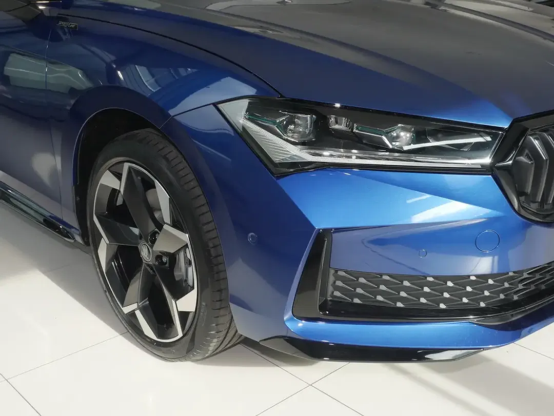 Skoda Superb - Thumbnail 12