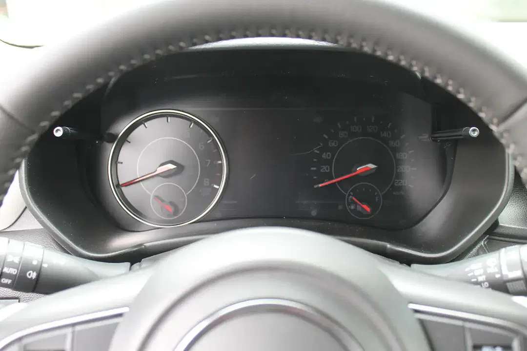 Suzuki Swift - Thumbnail 5