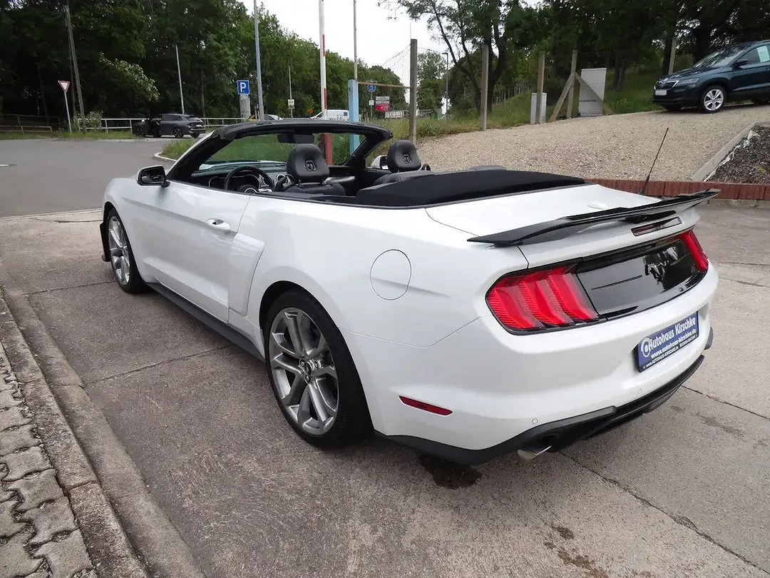 Ford Mustang - Thumbnail 7
