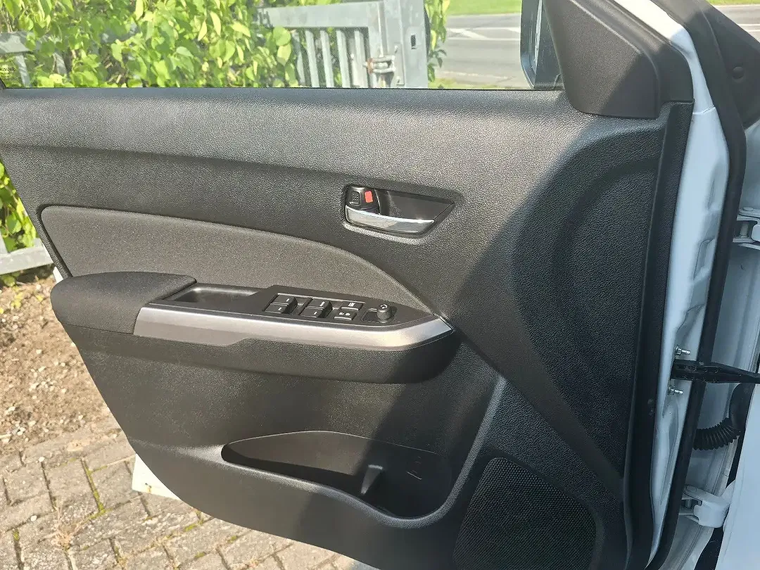 Suzuki Vitara - Thumbnail 17