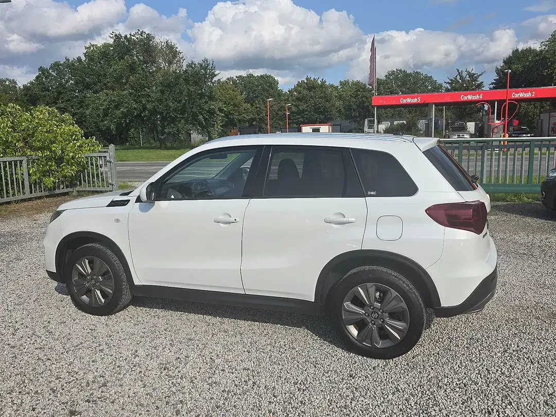 Suzuki Vitara - Thumbnail 3