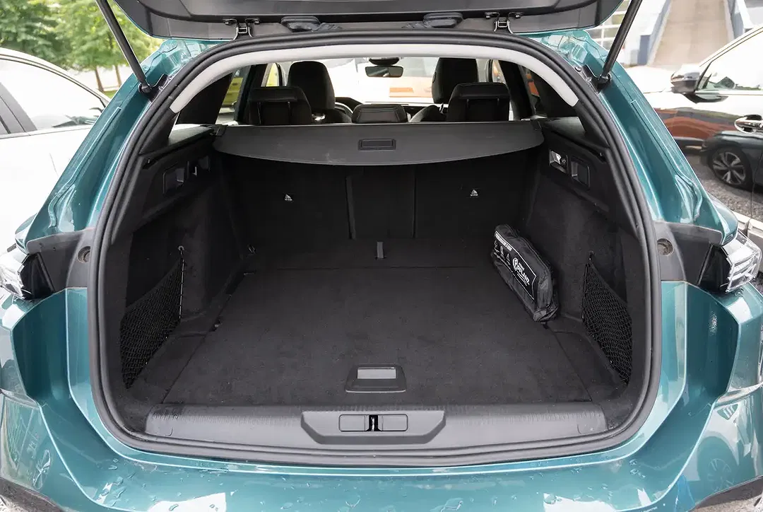 Peugeot 308 - Thumbnail 11