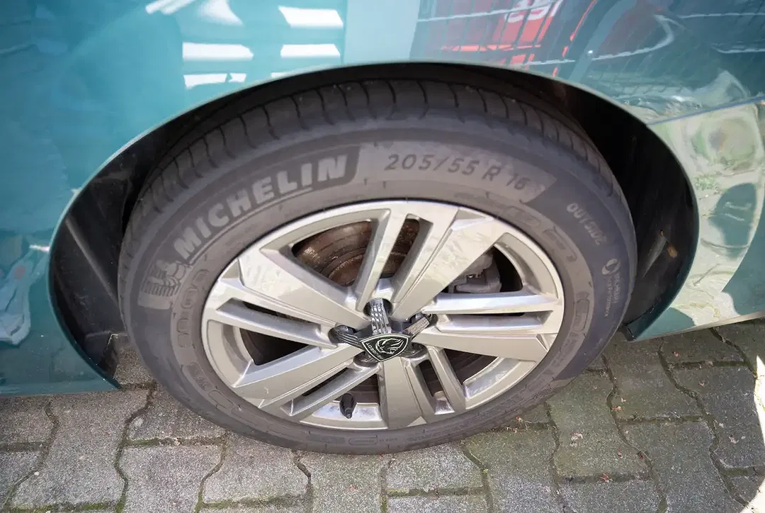 Peugeot 308 - Thumbnail 12