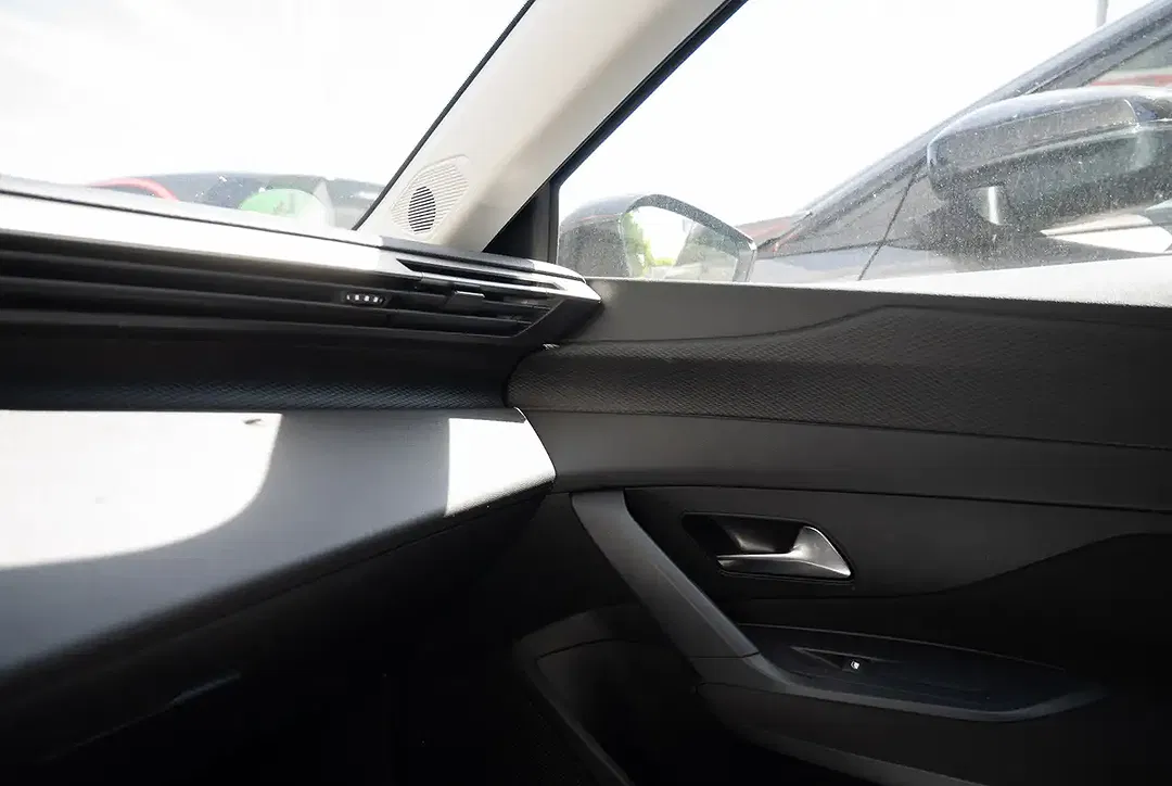 Peugeot 308 - Thumbnail 7