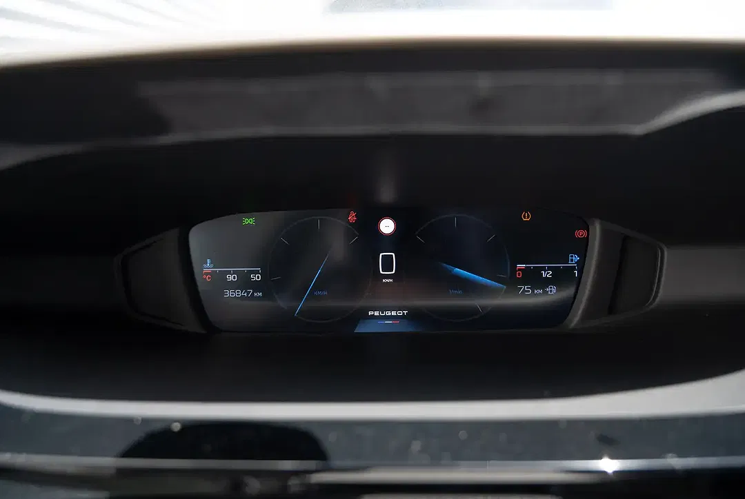 Peugeot 308 - Thumbnail 9