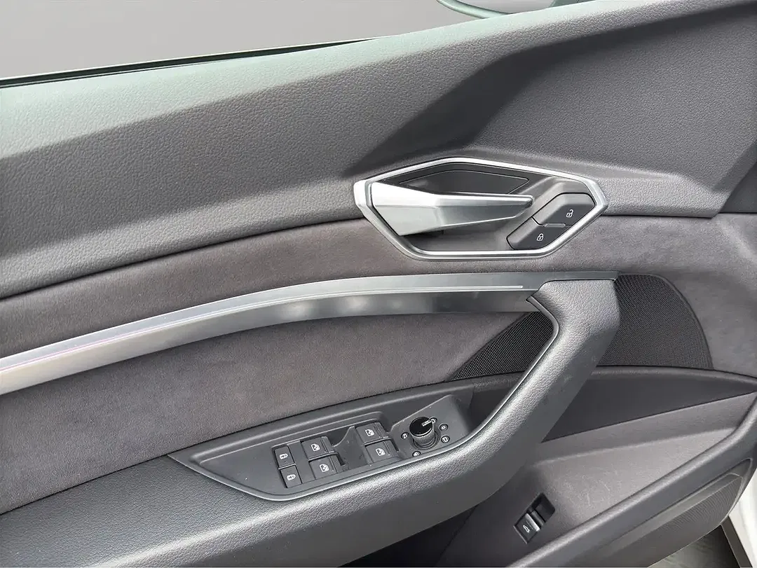 Audi e-tron - Thumbnail 12