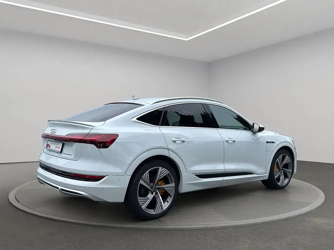 Audi e-tron - Thumbnail 3