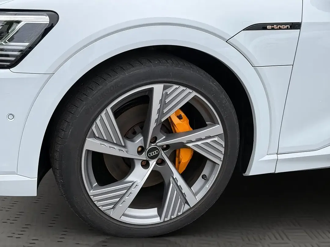 Audi e-tron - Thumbnail 7