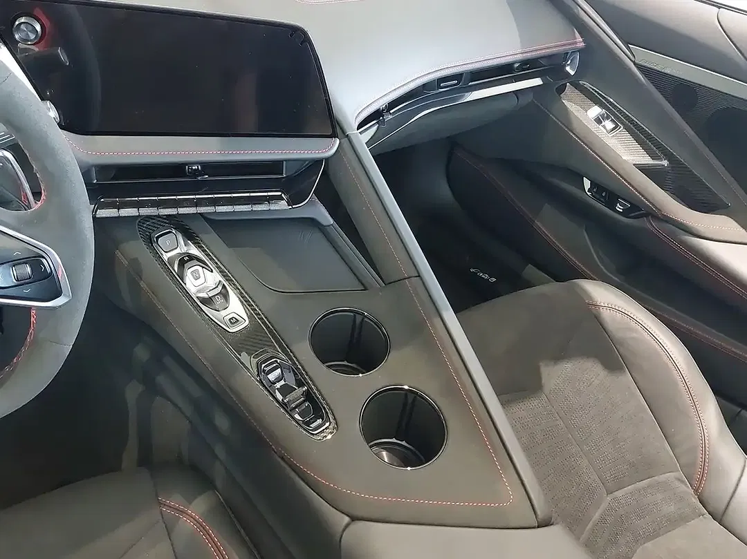 Corvette C8 - Thumbnail 14