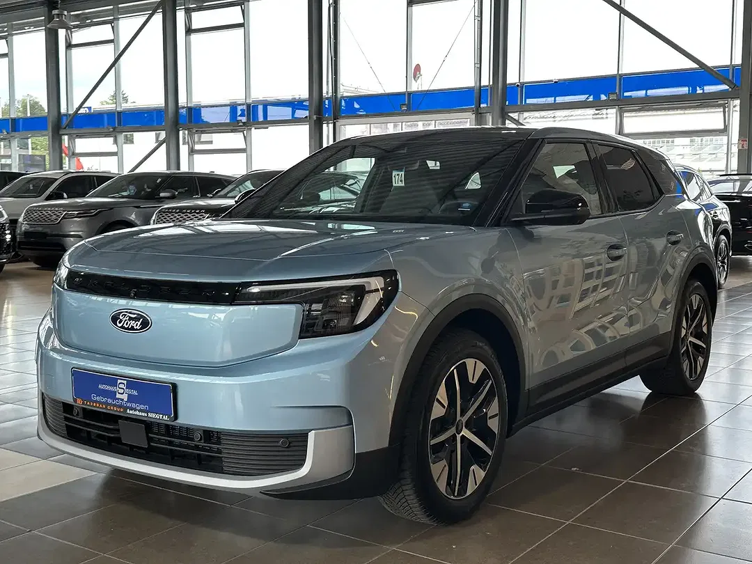 Ford Explorer - Thumbnail 3