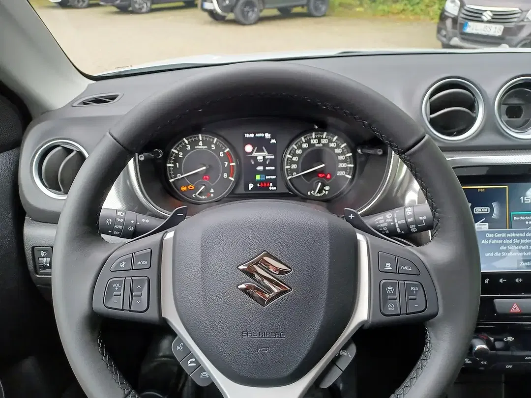 Suzuki Vitara - Thumbnail 10