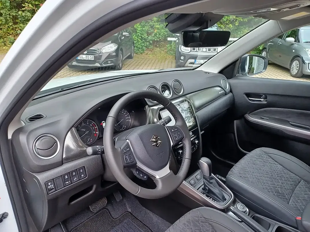 Suzuki Vitara - Thumbnail 5