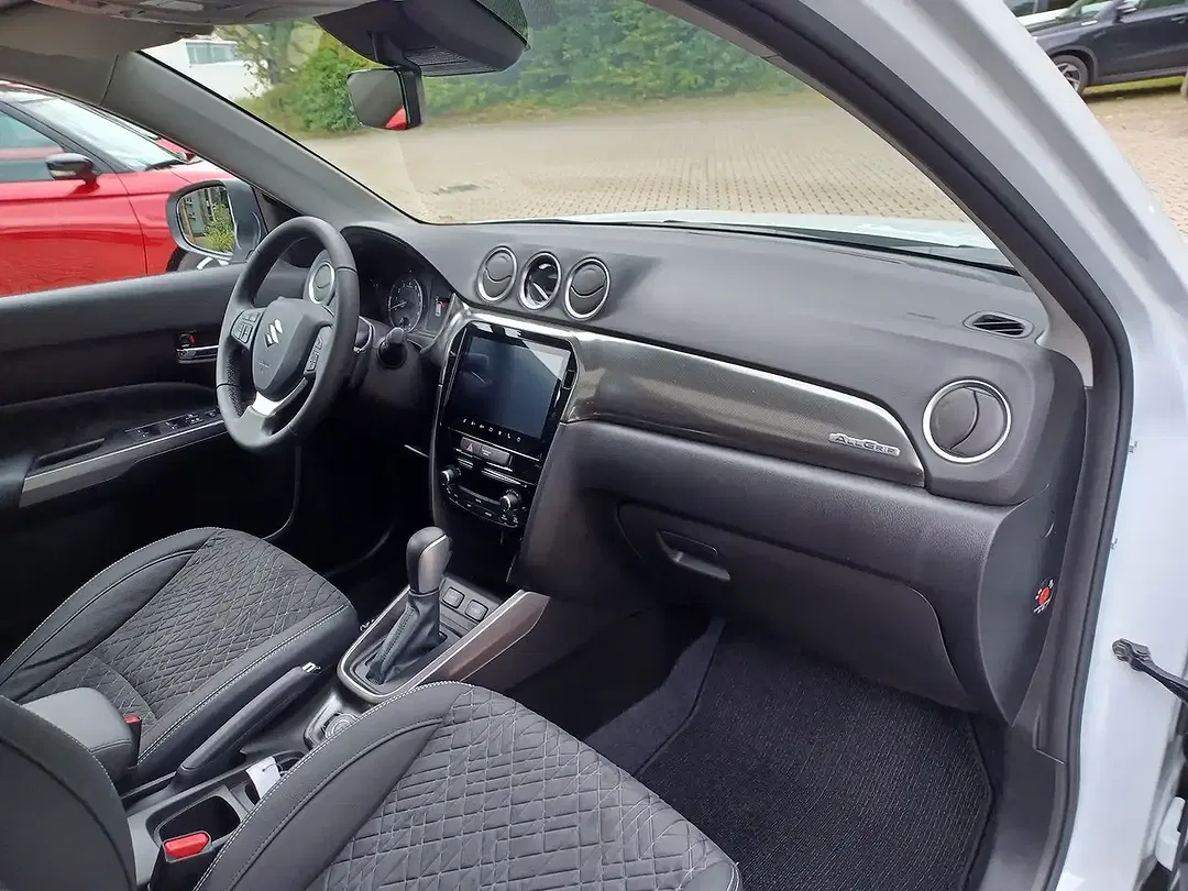 Suzuki Vitara - Thumbnail 9