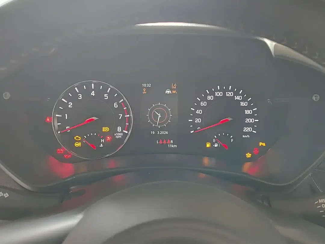 Suzuki Swift - Thumbnail 11
