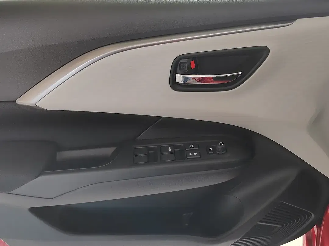 Suzuki Swift - Thumbnail 12
