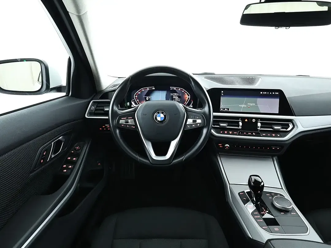 BMW 320 - Thumbnail 10