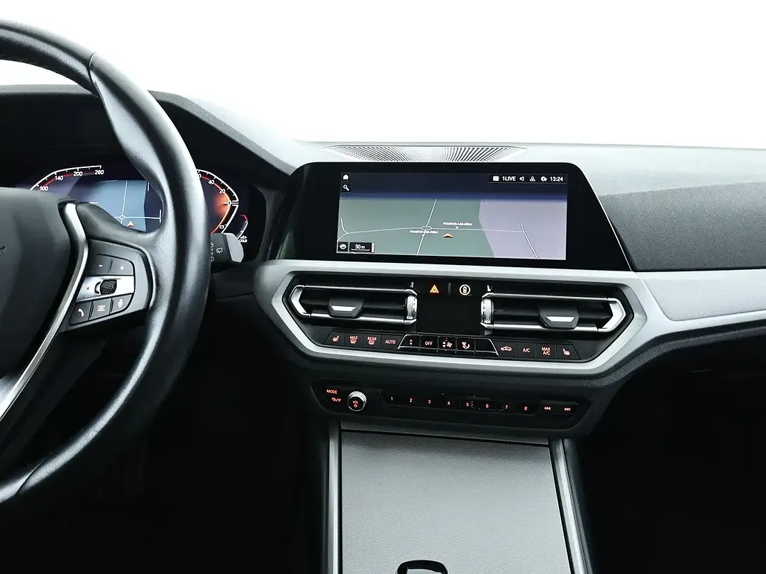 BMW 320 - Thumbnail 11
