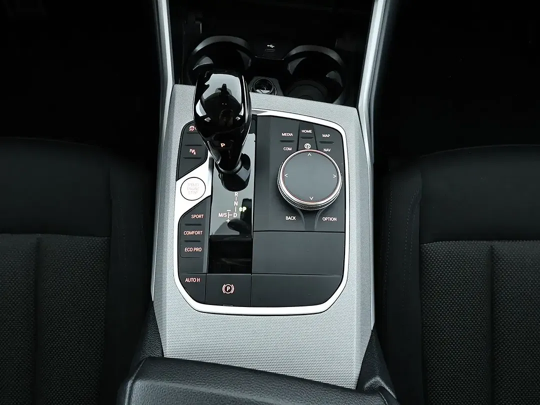 BMW 320 - Thumbnail 13