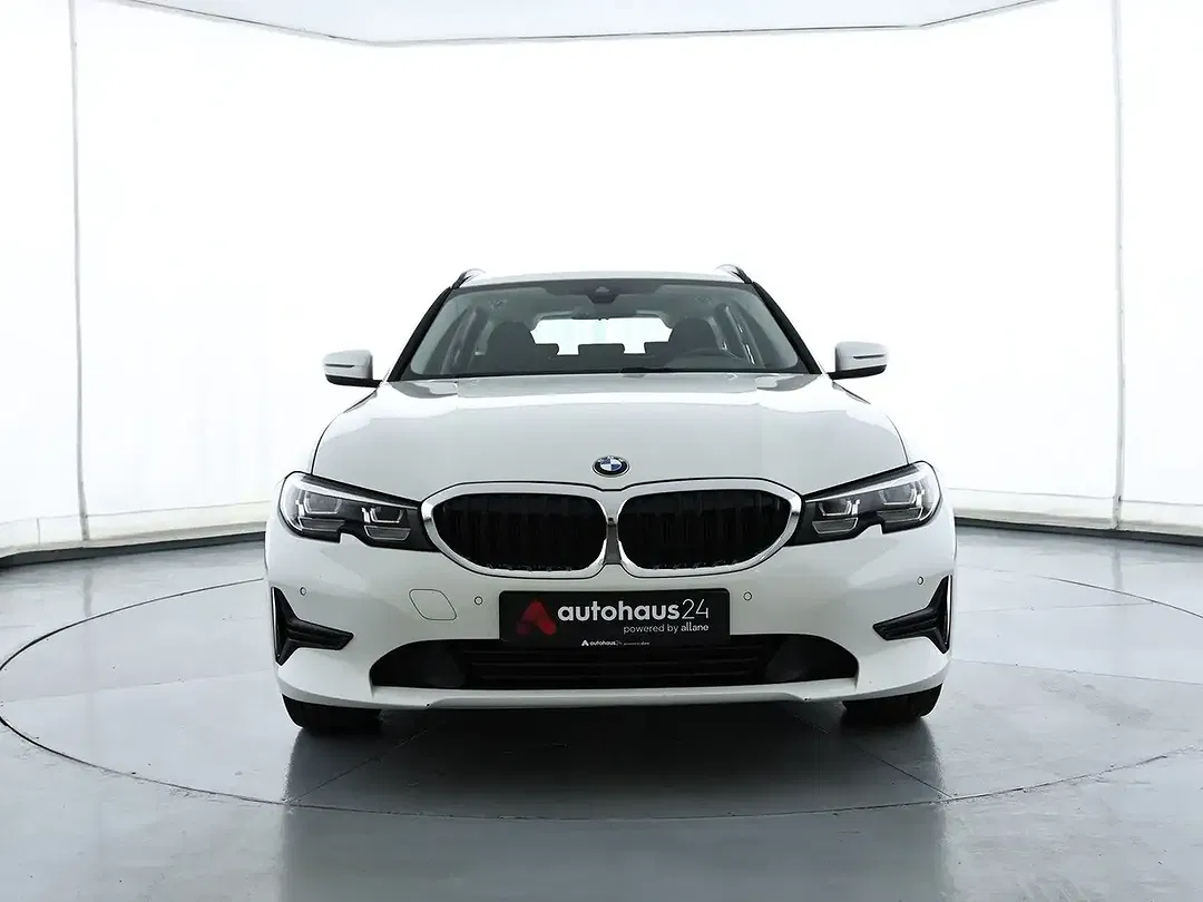 BMW 320 - Thumbnail 2