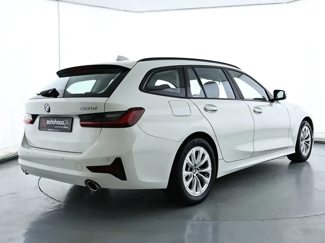 BMW 320 - Thumbnail 5