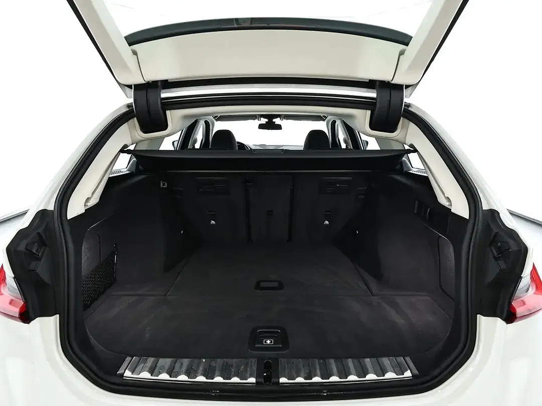 BMW 320 - Thumbnail 6
