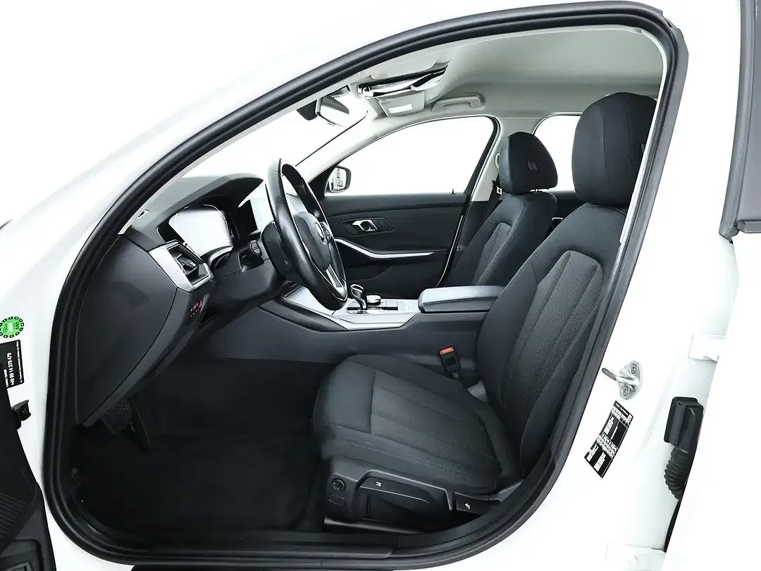 BMW 320 - Thumbnail 8