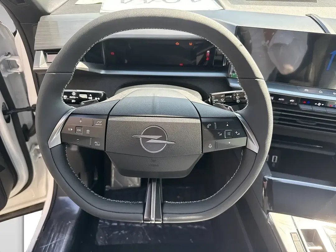 Opel Grandland - Thumbnail 9