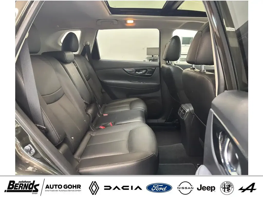 Nissan X-Trail - Thumbnail 3