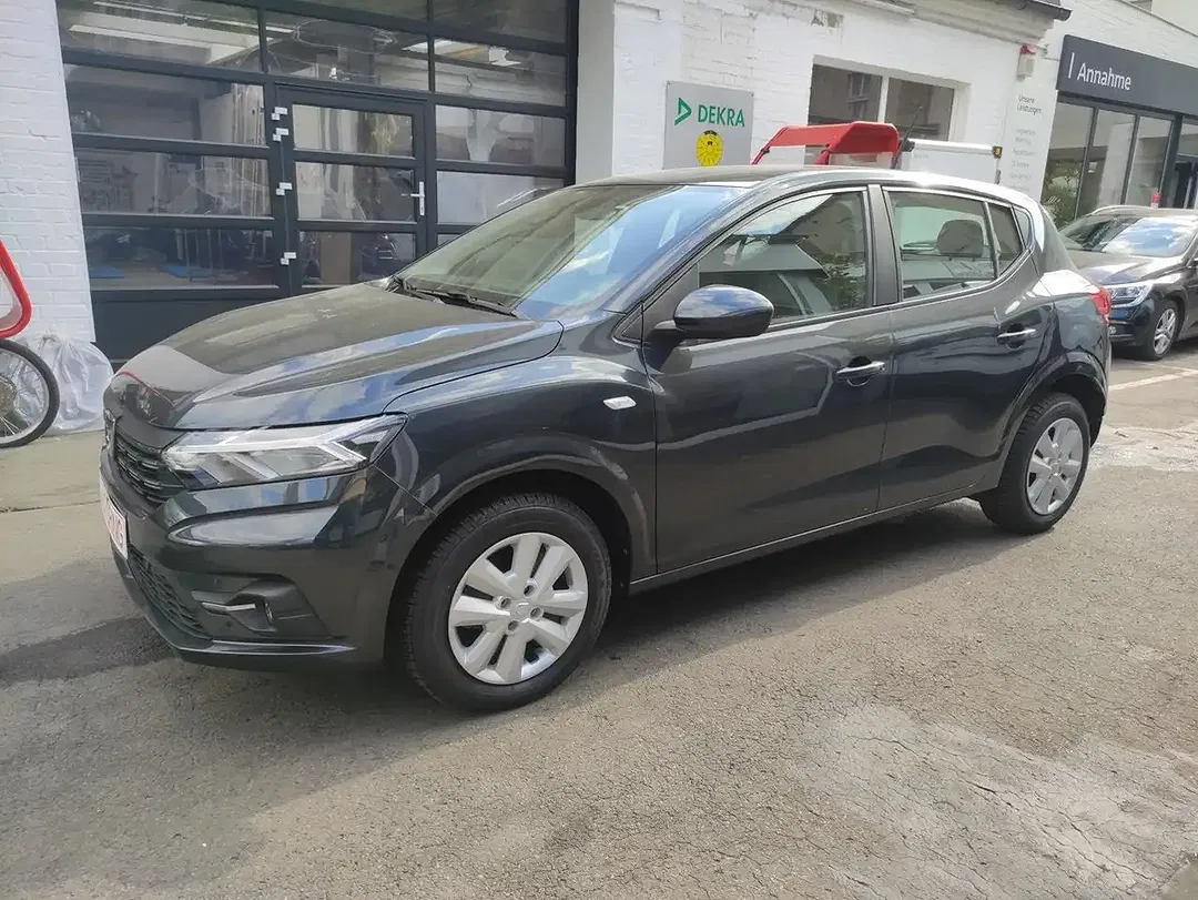 Dacia Sandero - Thumbnail 1